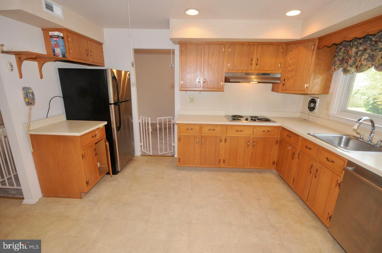 23 Regent Road Cherry Hill, NJ 08003 - Photo 6 of 47
