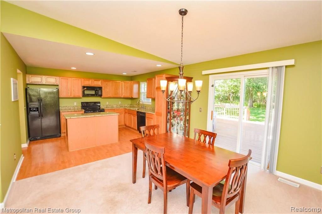 31623 Folsom Road Farmington Hills, MI 48336 - Photo 4 of 30