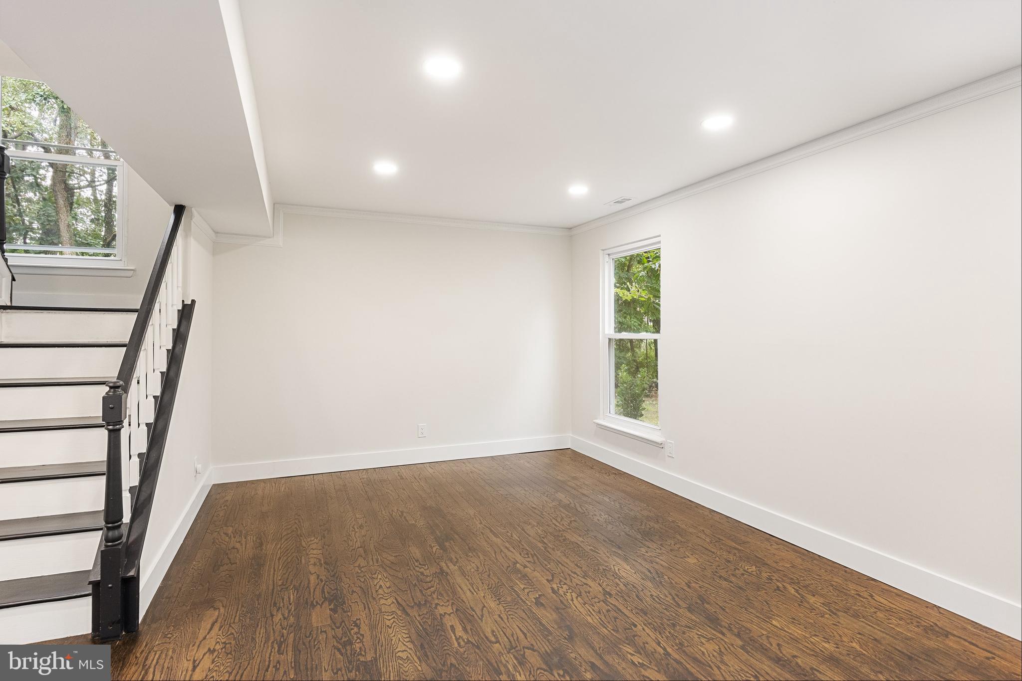 13 Hunter Court Atco, NJ 08004 - Photo 5 of 36 Gleaming floors