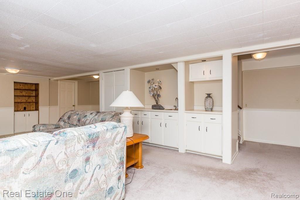 1365 Kingspath Drive Rochester, MI 48306 - Photo 45 of 52 253.jpg