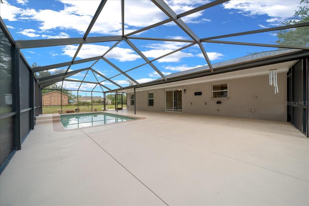 234 Locust Lane Ocala, FL 34472 - Photo 27 of 71 a view of a indoor garage