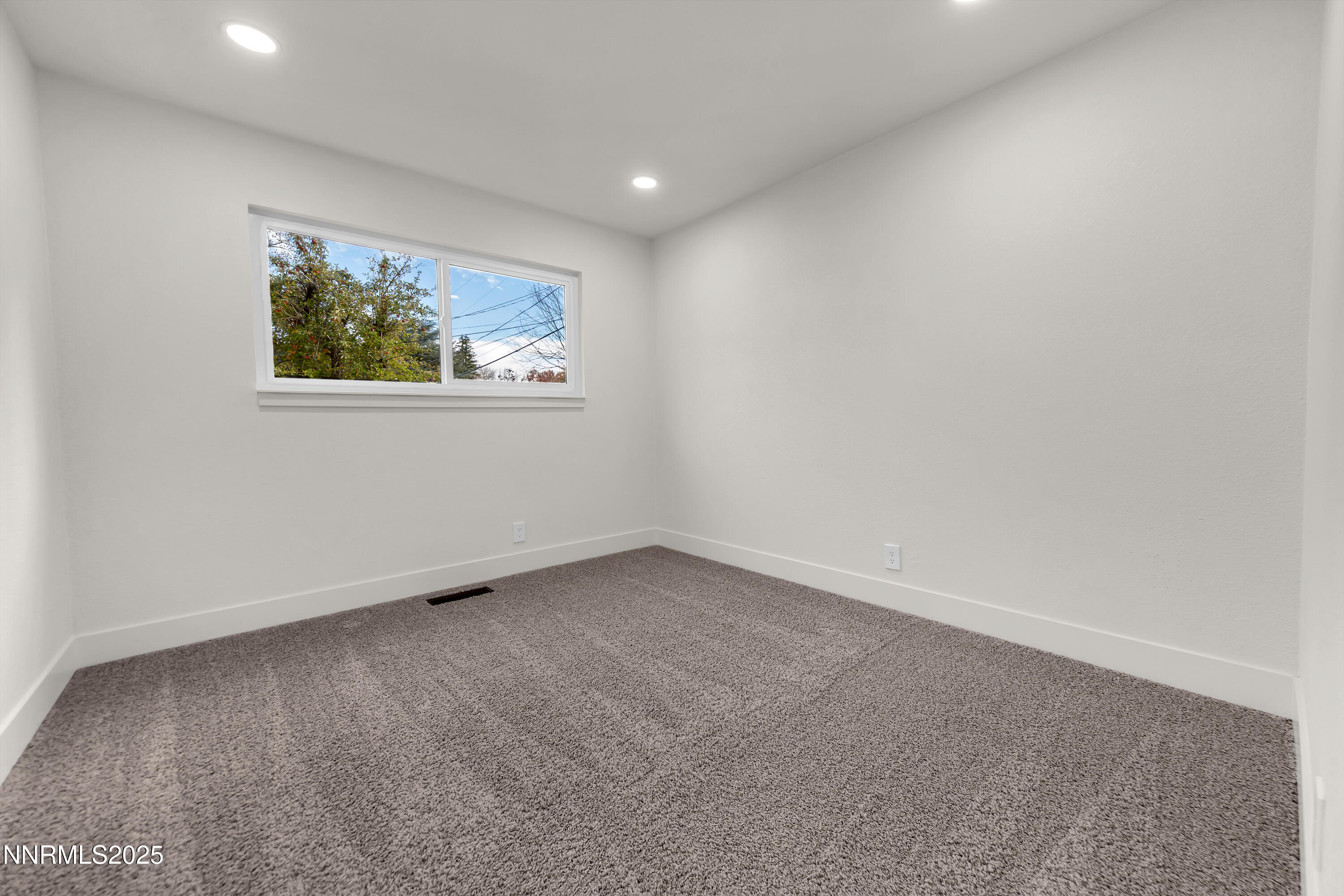 650 John Fremont Drive Reno, NV 89509 - Photo 26 of 37 an empty room with a window