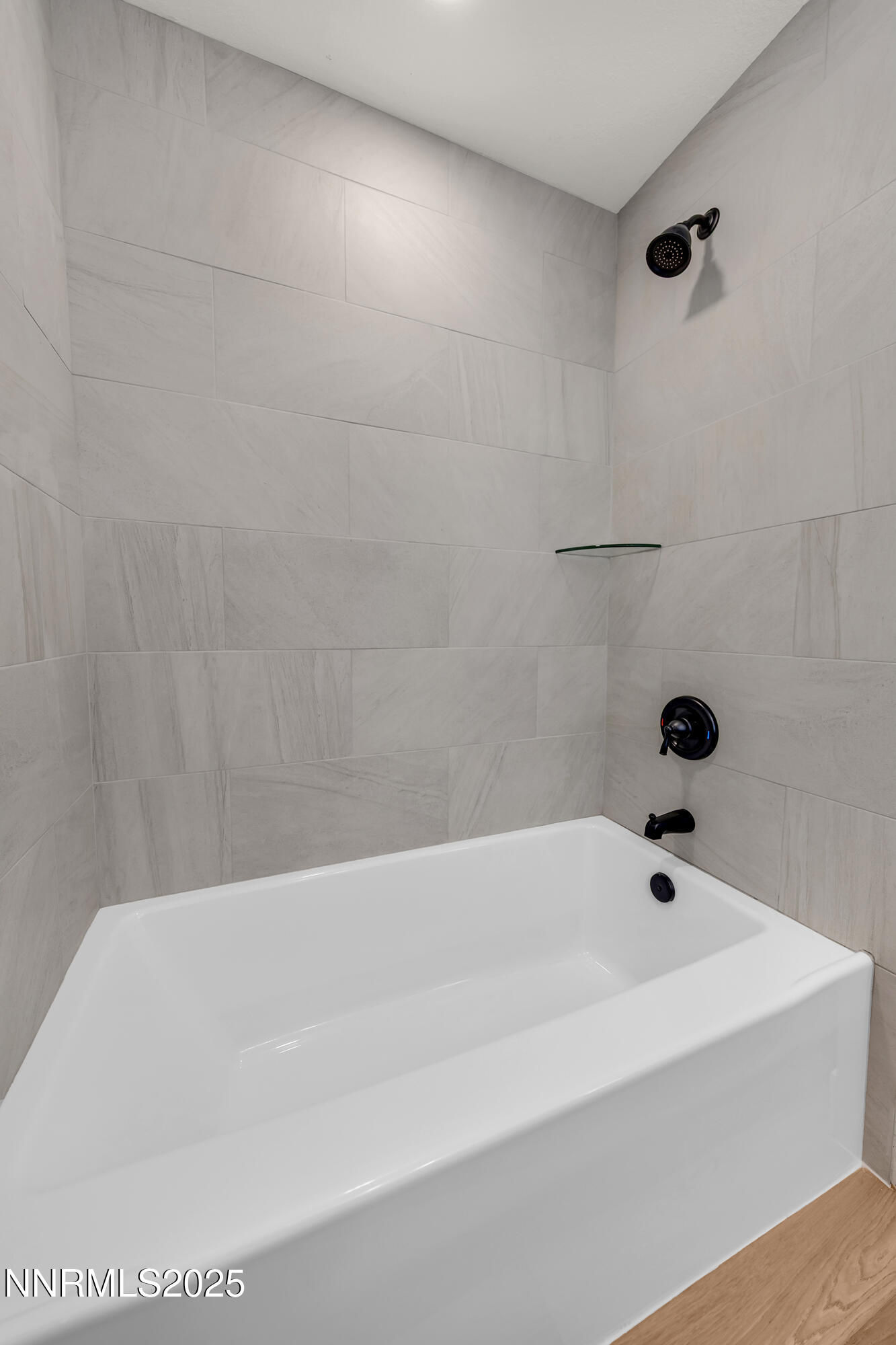 650 John Fremont Drive Reno, NV 89509 - Photo 32 of 37 a bathroom with a bathtub