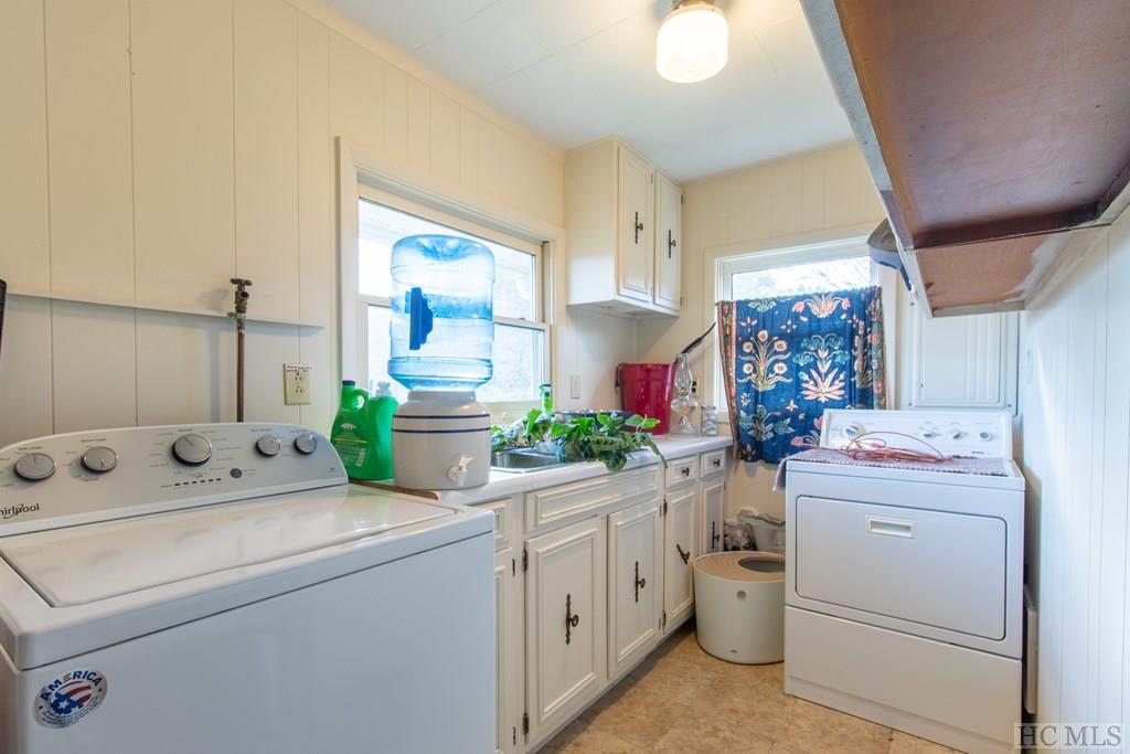 1682 Lloyd Hooper Road Cullowhee, NC 28723 - Photo 10 of 18 Gallery Image 10