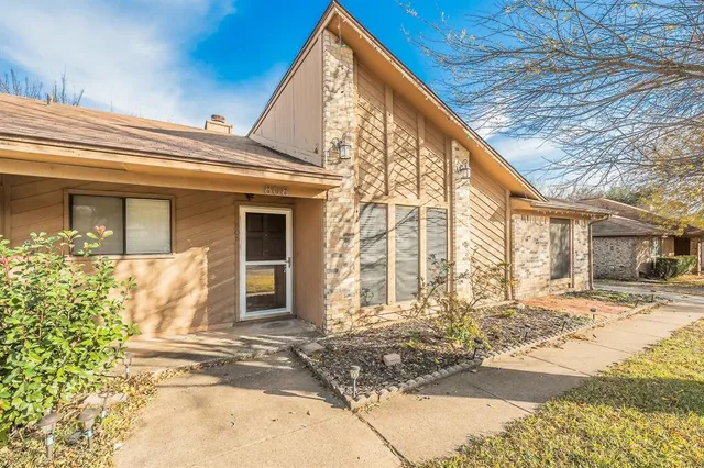 $1,795 | 808 Blessing Creek Drive, Euless, TX 76039