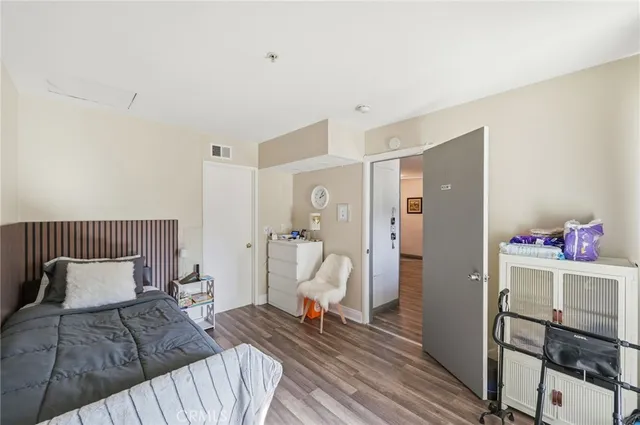 $829,900 | 27828 Parkvale Drive, Saugus, CA 91350