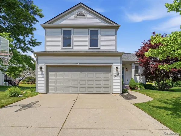 $315,000 | 6449 Cranberry Drive, Holly, MI 48442