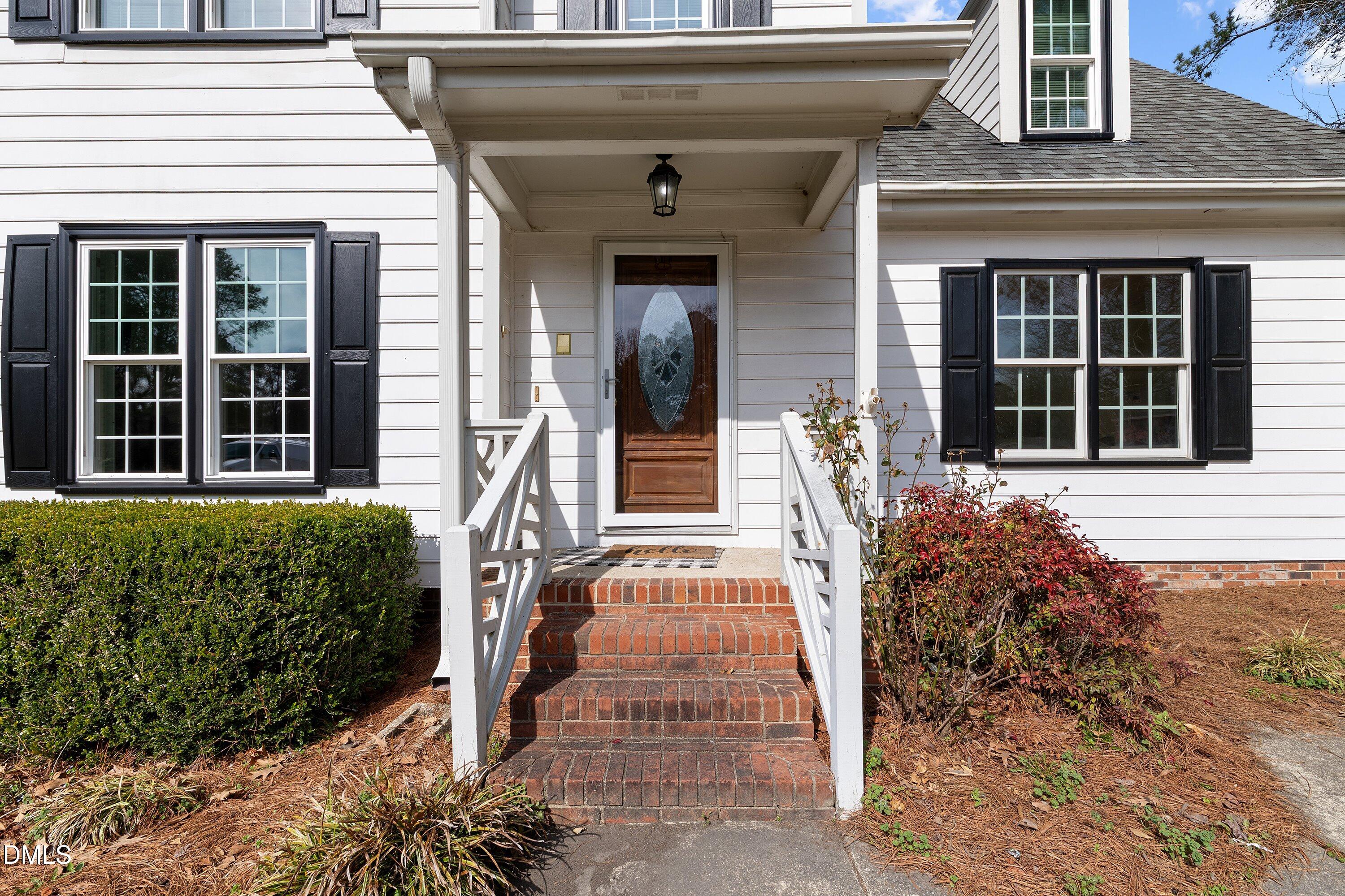 2500 Cravenridge Road Garner, NC 27529 - Photo 5 of 52 a front view of a house