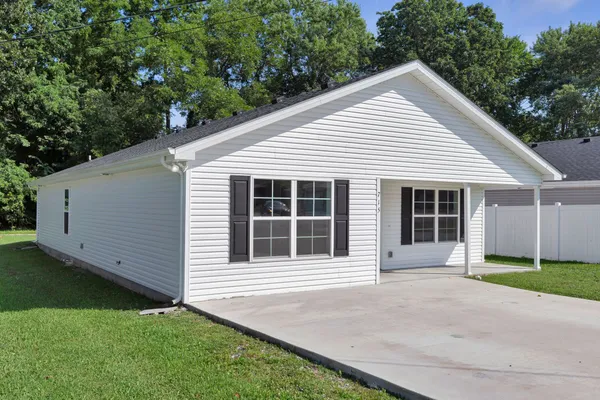 $295,000 | 715 East Lincoln Street, Tullahoma, TN 37388