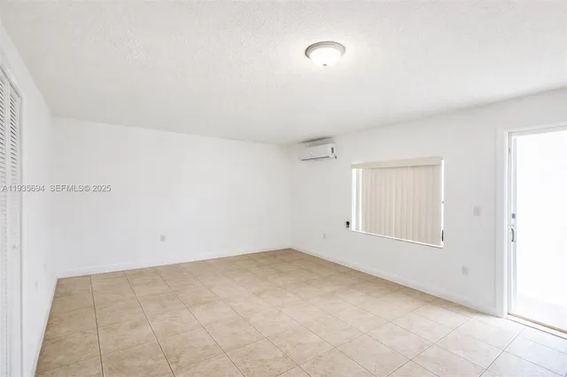 $1,500 | 2471 Northwest 18th Terrace, Unit A, Miami, FL 33125