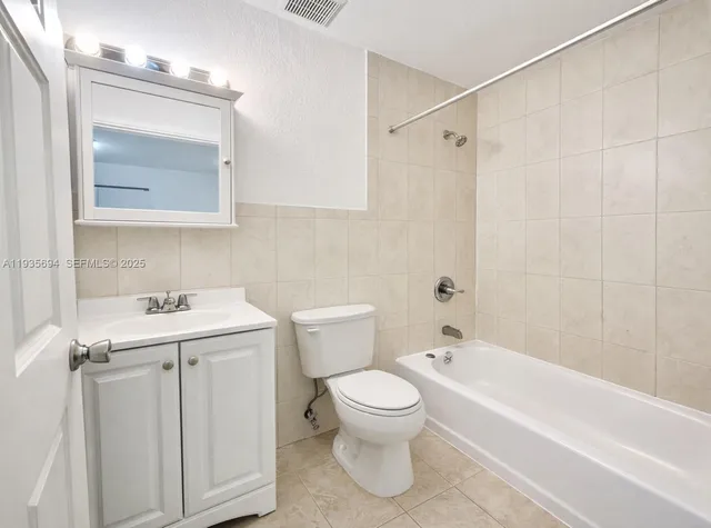 $1,500 | 2471 Northwest 18th Terrace, Unit A, Miami, FL 33125