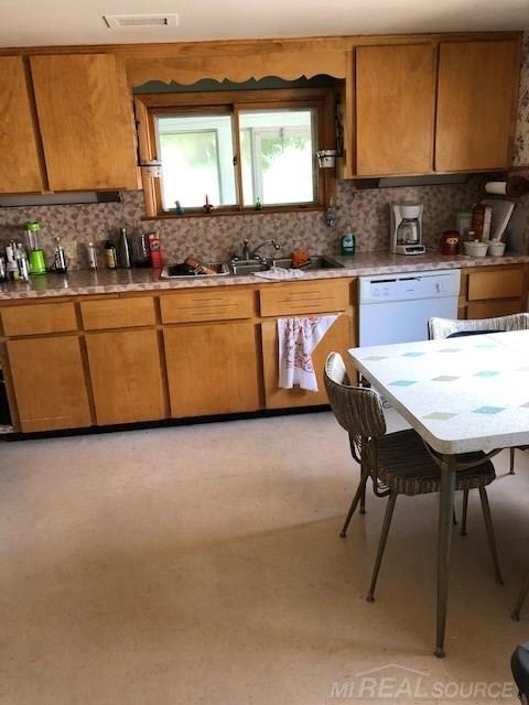 130 Turner Street Romeo, MI 48065 - Photo 4 of 6 31385800-3.JPG