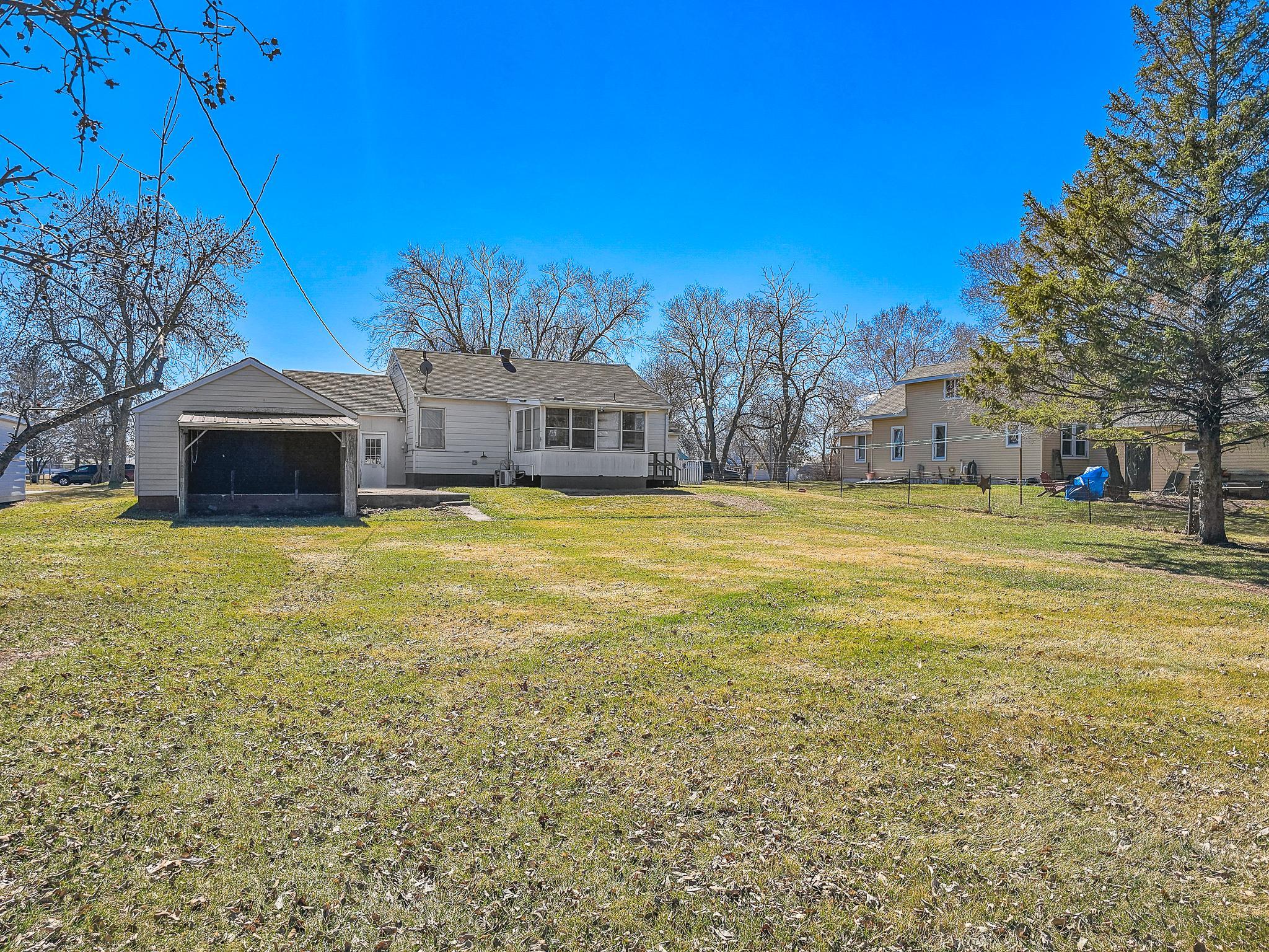 525 3rd Street Southeast Perham, MN 56573 - Photo 7 of 42