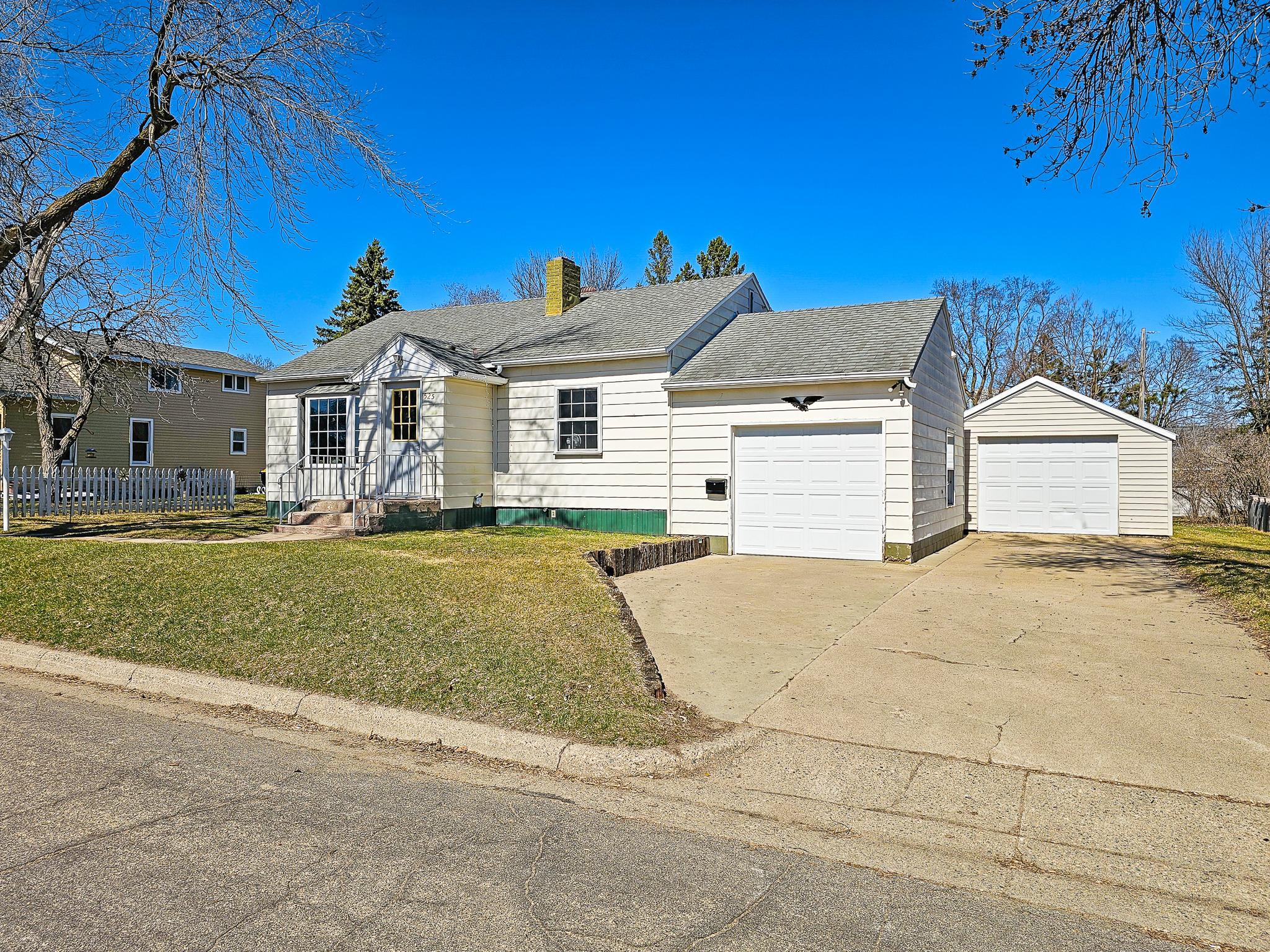 525 3rd Street Southeast Perham, MN 56573 - Photo 8 of 42