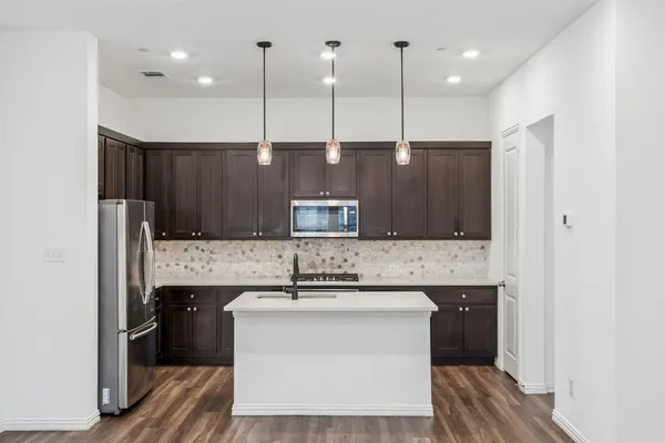 $2,800 | 2215 Adena Spgs Drive, Allen, TX 75013