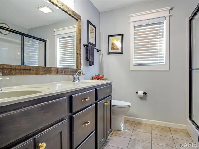 $399,900 | 1235 Castle Green Drive, Waterloo, IL 62298