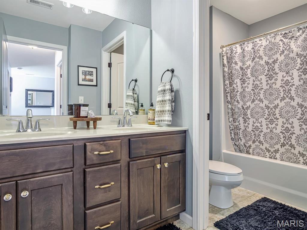 1235 Castle Green Drive Waterloo, IL 62298 - Photo 30 of 40