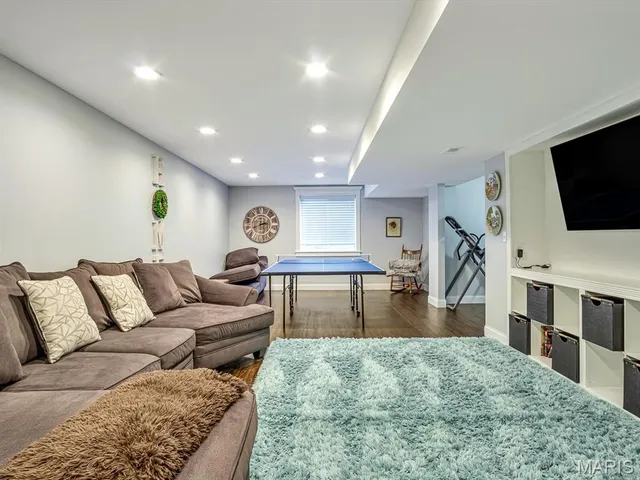 $399,900 | 1235 Castle Green Drive, Waterloo, IL 62298