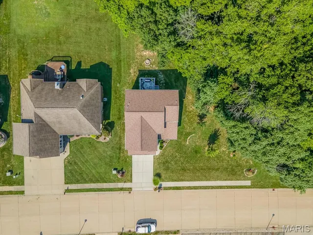 $399,900 | 1235 Castle Green Drive, Waterloo, IL 62298