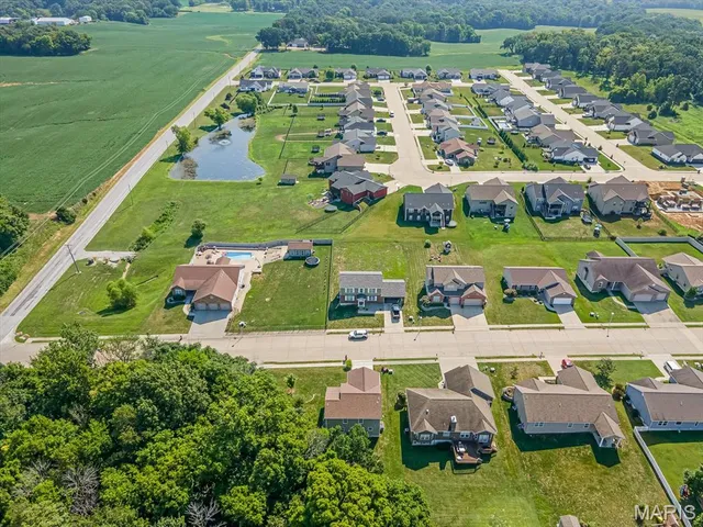 $399,900 | 1235 Castle Green Drive, Waterloo, IL 62298