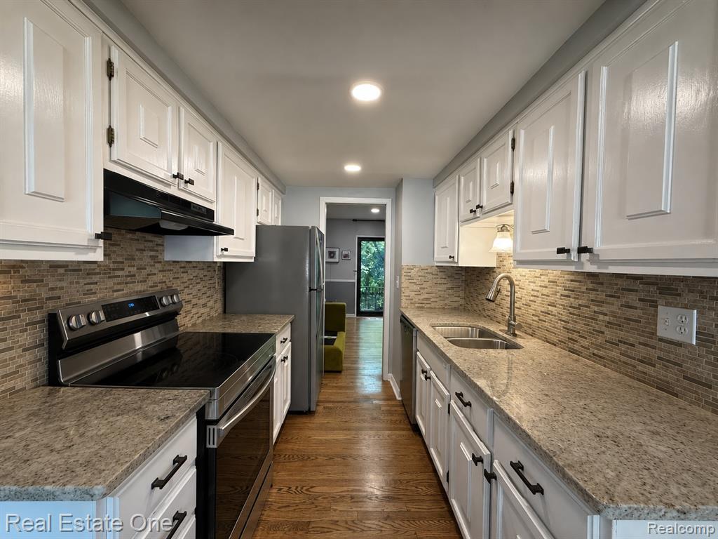 1403 Oakbrook Rochester Hills, Unit 93 Rochester, MI 48307 - Photo 5 of 20 Gallery Image 5