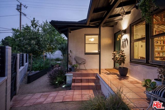 a view of outdoor space yard and porch