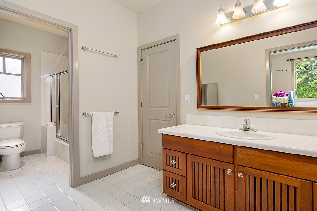 2032 Evergreen Point Road Medina, WA 98039 - Photo 14 of 21