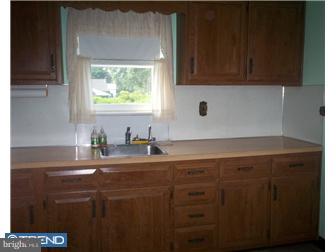 2125 Dennis Drive Reading, PA 19601 - Photo 3 of 12 Gallery Image 3