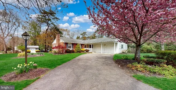 $550,000 | 7 Pin Oak Trail, Medford, NJ 08055