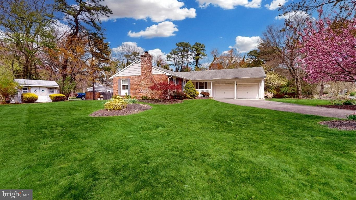 7 Pin Oak Trail Medford, NJ 08055 - Photo 3 of 38 Charming home with lush green lawn.