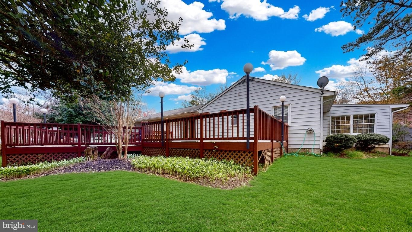 7 Pin Oak Trail Medford, NJ 08055 - Photo 34 of 38 Charming home with lush green yard.