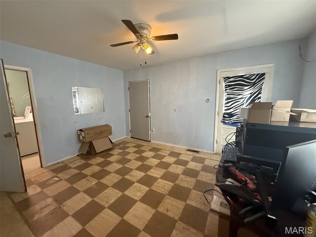 135 West Maple Street Brownstown, IL 62418 - Photo 11 of 21