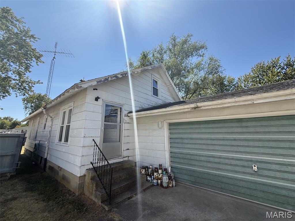 135 West Maple Street Brownstown, IL 62418 - Photo 19 of 21