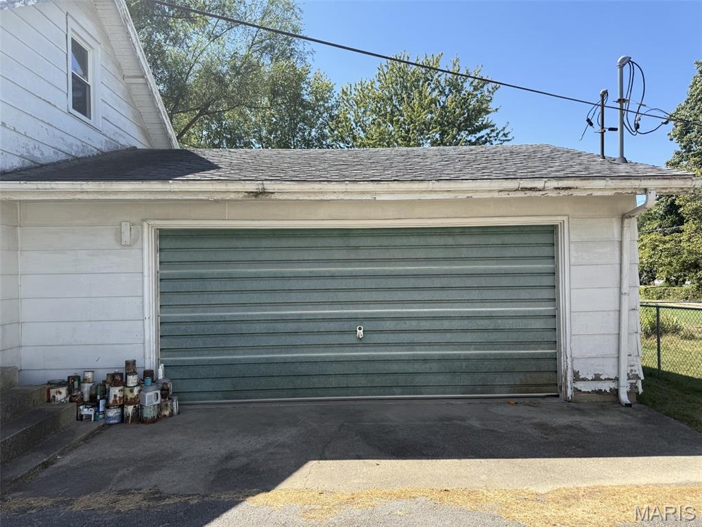 135 West Maple Street Brownstown, IL 62418 - Photo 2 of 21