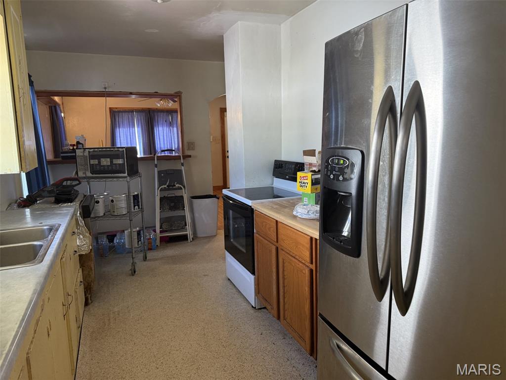 135 West Maple Street Brownstown, IL 62418 - Photo 5 of 21