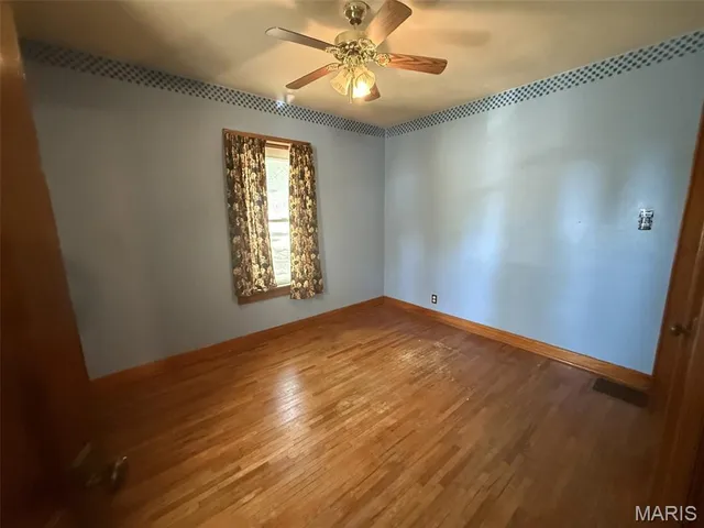 $72,500 | 135 West Maple Street, Brownstown, IL 62418