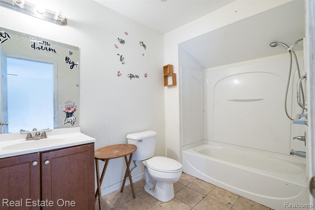 18410 Inkster Road Redford, MI 48240 - Photo 11 of 24 Gallery Image 11