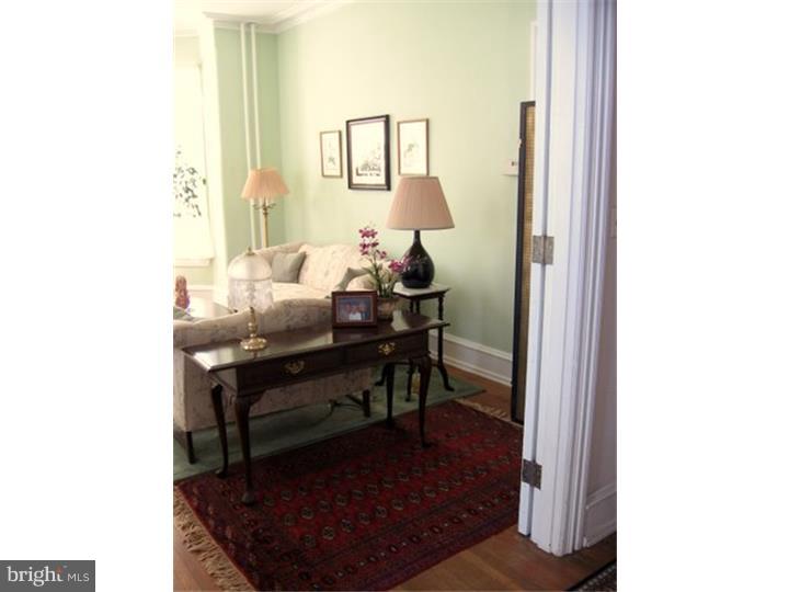 68 Byberry Road Hatboro, PA 19040 - Photo 8 of 25 Living Room
