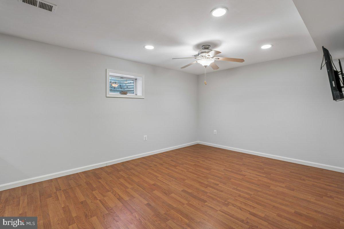 11201 Midvale Road Kensington, MD 20895 - Photo 32 of 44 Basement apartment.