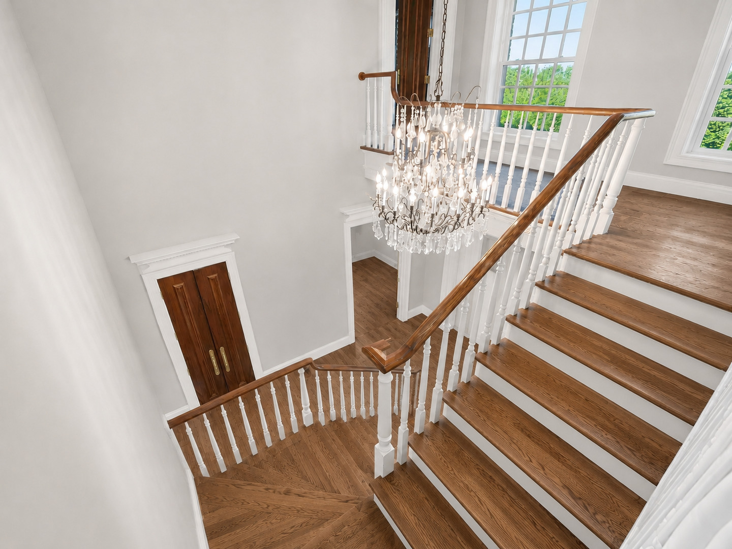 25W471 Plamondon Road Wheaton, IL 60189 - Photo 5 of 121 Gallery Image 5