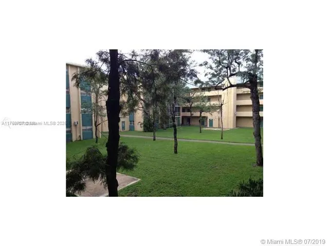 $130,000 | 3710 Northwest 21st Street, Unit 411, Lauderdale Lakes, FL 33311