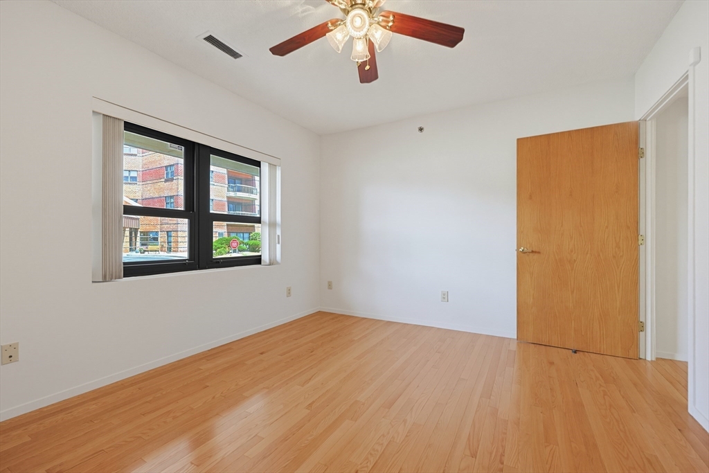 1 Seal Harbor Road, Unit 116 Winthrop, MA 02152 - Photo 19 of 38