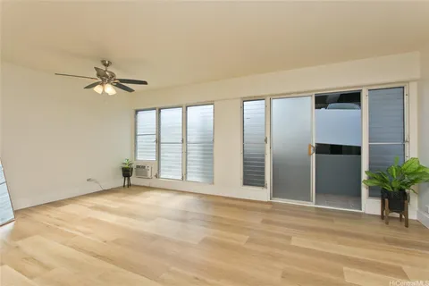 $315,000 | 909 University Avenue, Unit 211, Honolulu, HI 96826