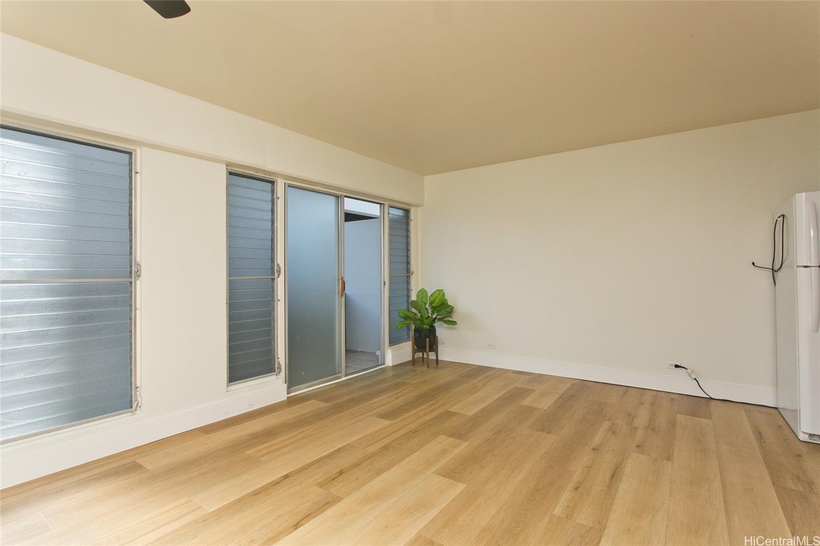 909 University Avenue, Unit 211 Honolulu, HI 96826 - Photo 2 of 10