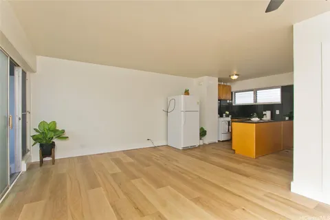 $315,000 | 909 University Avenue, Unit 211, Honolulu, HI 96826