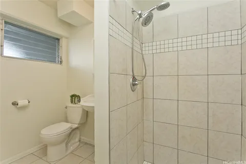 $315,000 | 909 University Avenue, Unit 211, Honolulu, HI 96826