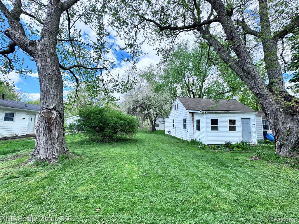 4928 Hughes Road Lansing, MI 48910 - Photo 1 of 35