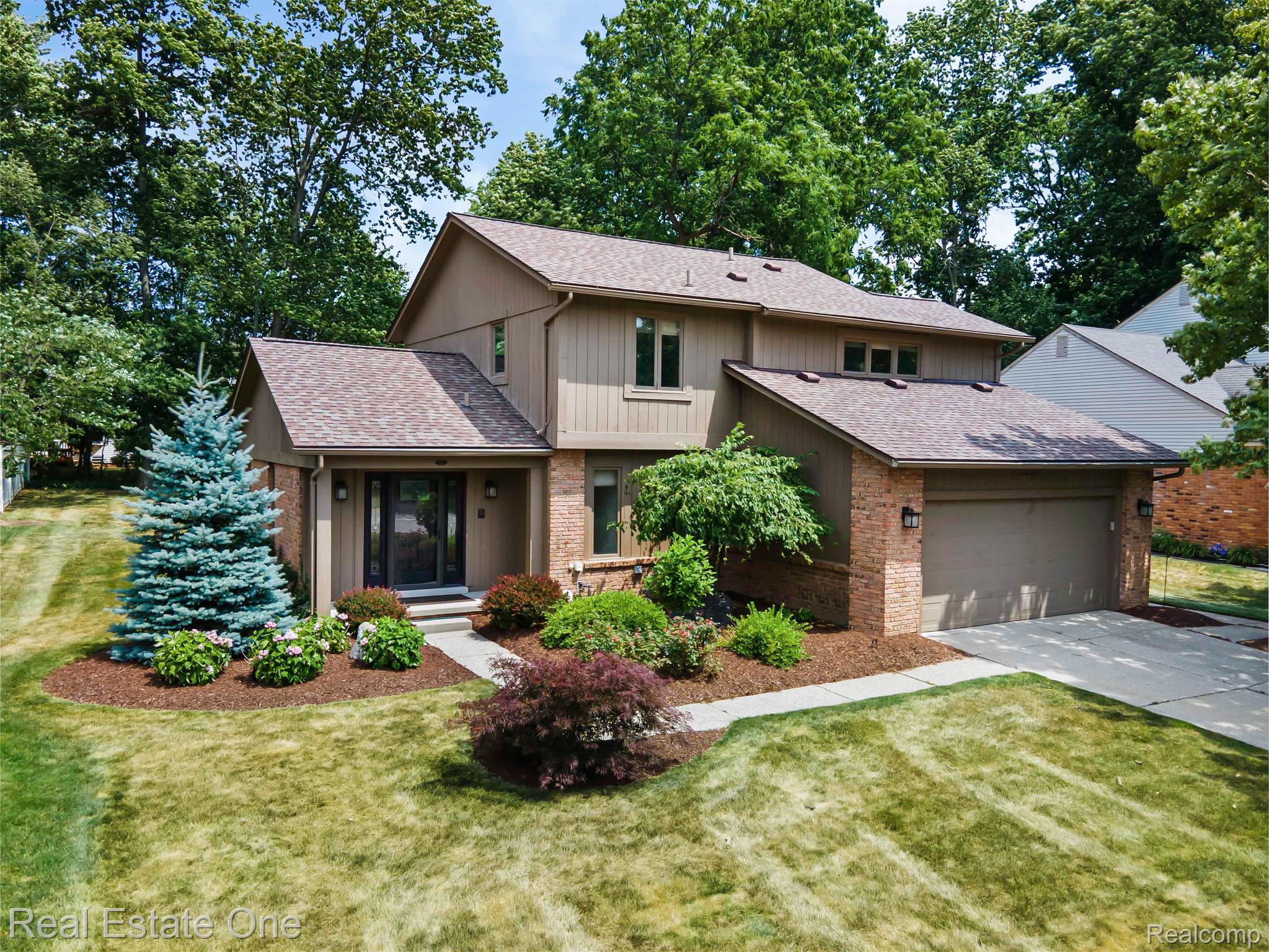 1324 Greenleaf Drive Rochester, MI 48309 - Photo 1 of 39 Gallery Image 1