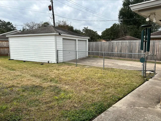 $2,400 | 6031 Rutherglenn Drive, Houston, TX 77096