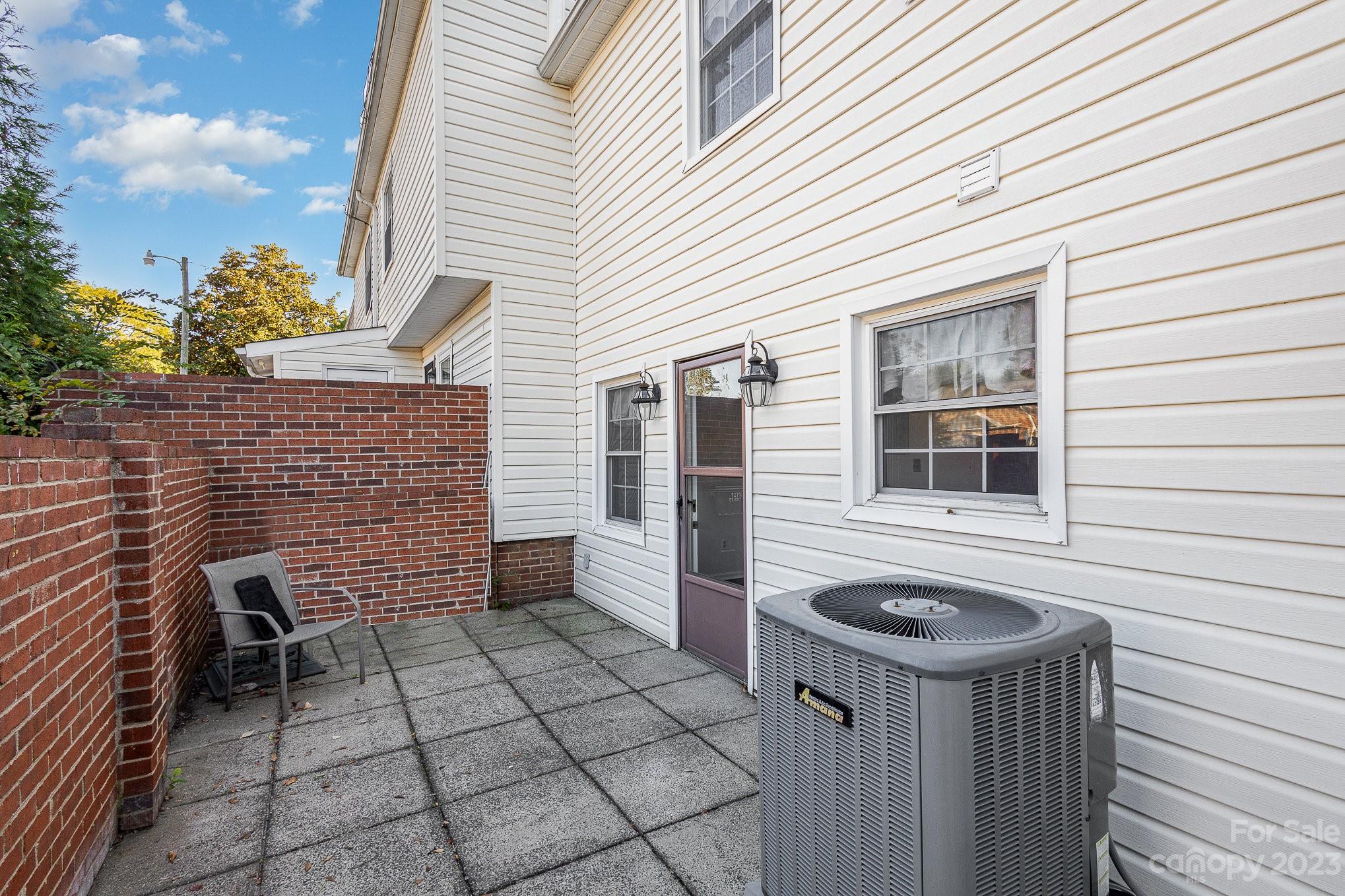 10927 Park Road Charlotte, NC 28226 - Photo 25 of 28 a view of house and door space